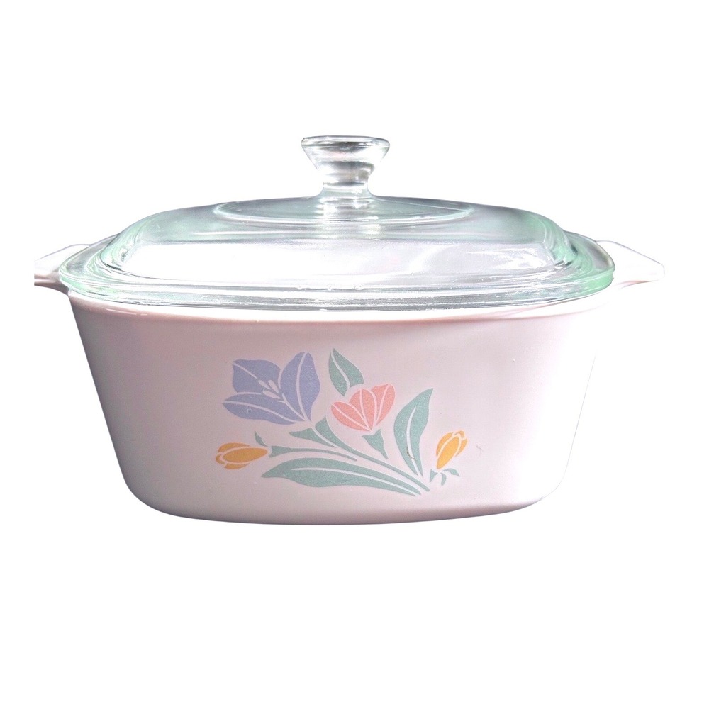 Corning Ware Pastel Iris Casserole Dish with Glass Lid White 1.5 qtA-1 1/2-B